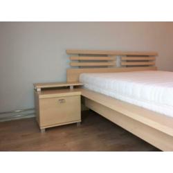 Ledikant 1,40 x 2,00 + 2 nachtkastjes