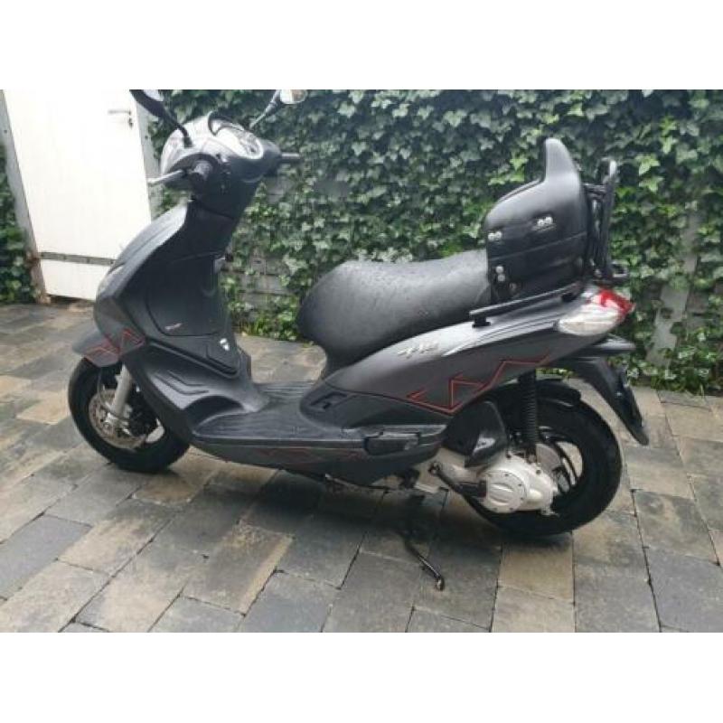 Piaggo fly bromfiets 4t bj 2014