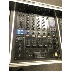 Flightcase met 2 x cdj2000 en 1x djm800 zeer netjes