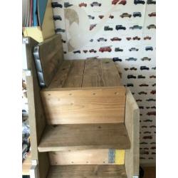 Steigerhouten trappen, hout en bedbodem voor hoogslapers