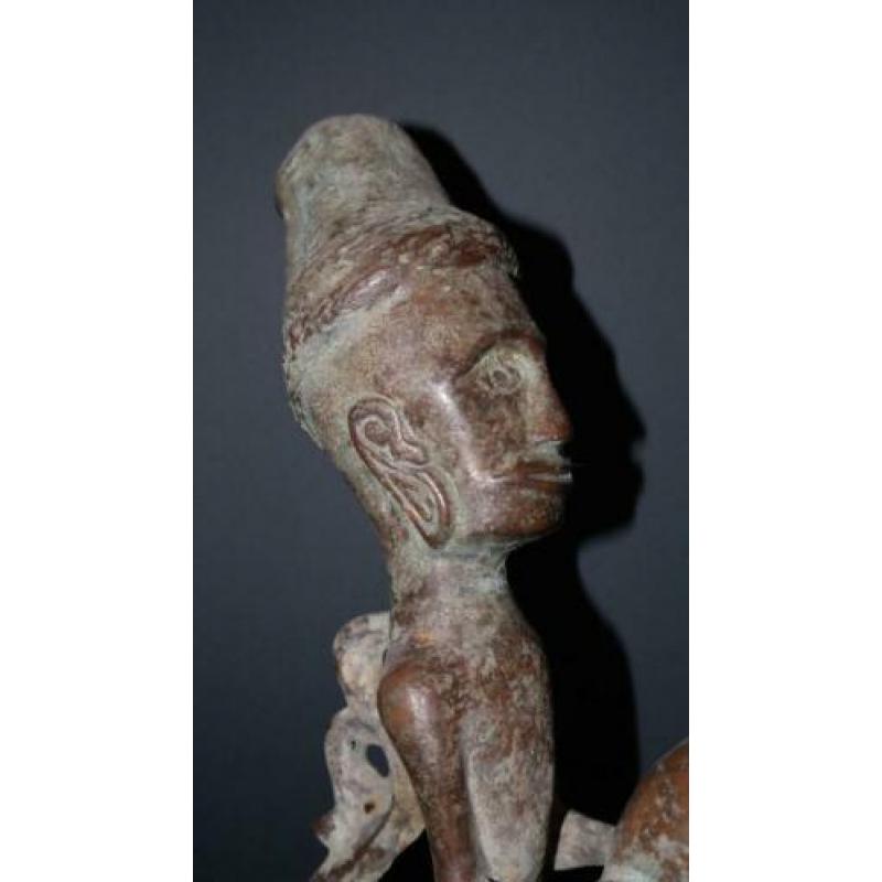 batak bronzen top van een staf