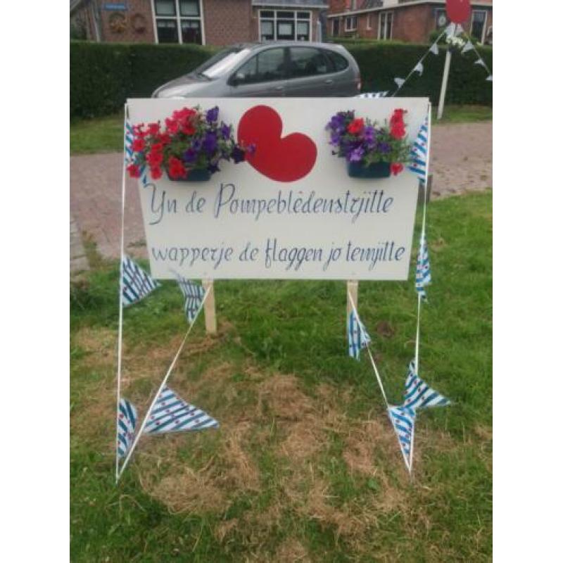 Straatversiering 50x, fryslan, pompebleden