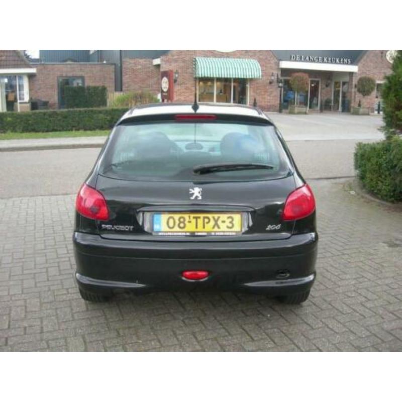 Peugeot 206 1.6-16V XT