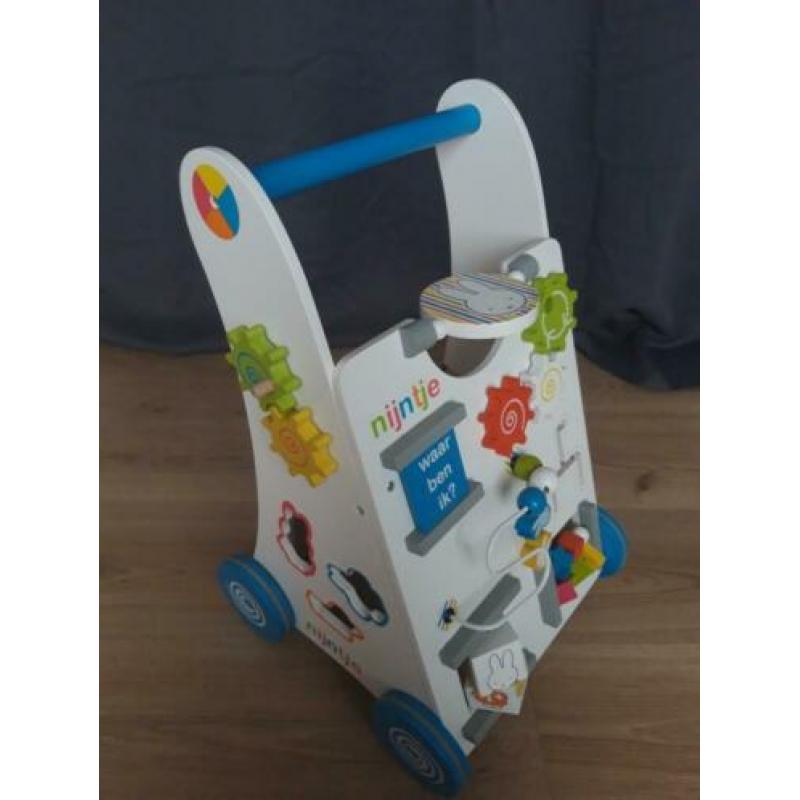 Nijntje houten loopwagen