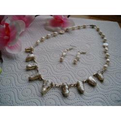 BIWA PARELS Ketting Verzilverd met Oorbellen