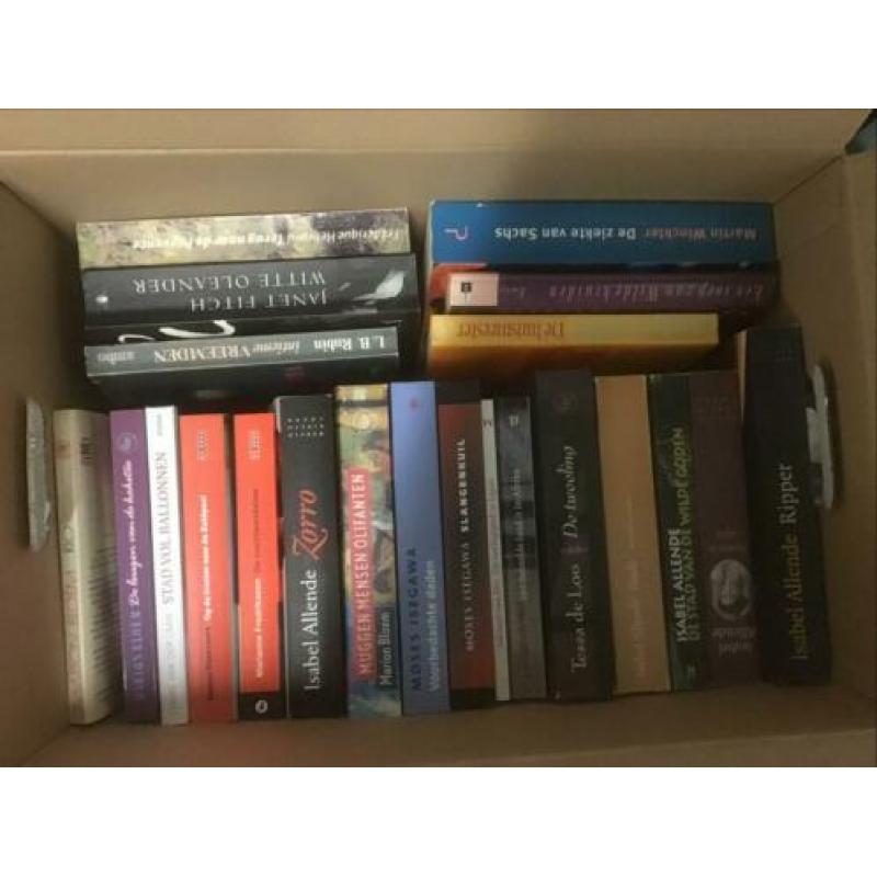 9 dozen vol met mooie boeken, ong. 250 boeken