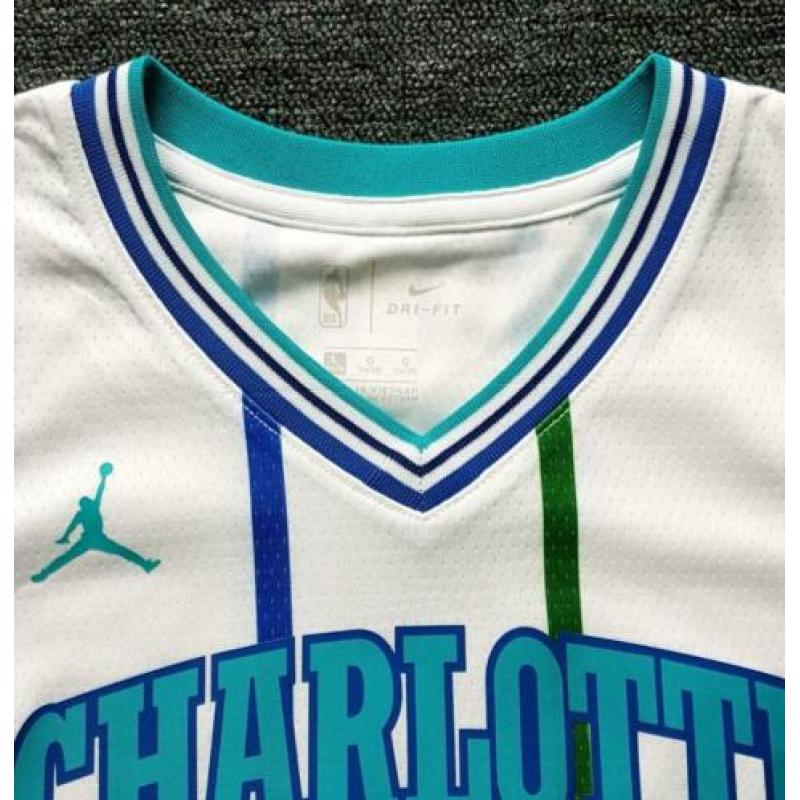 NBA jersey Charlotte Hornets maat S swingman