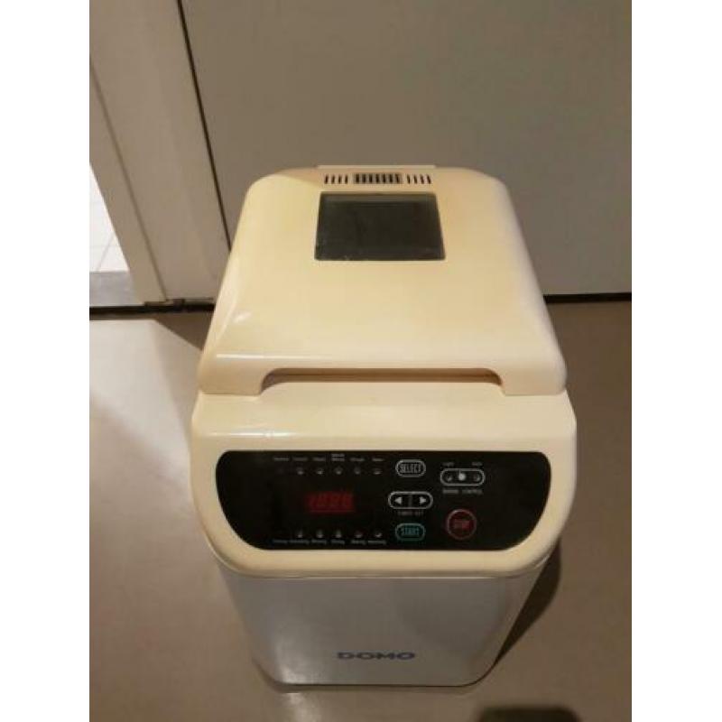Automatiche broodmachine DOMO B2500 .