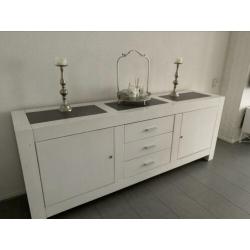 Witte dressoir
