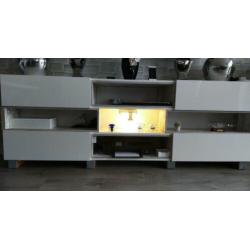 Wit dressoir c.q. TV-meubel