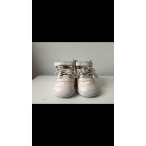 Reebok maat 18,5 lichtrose