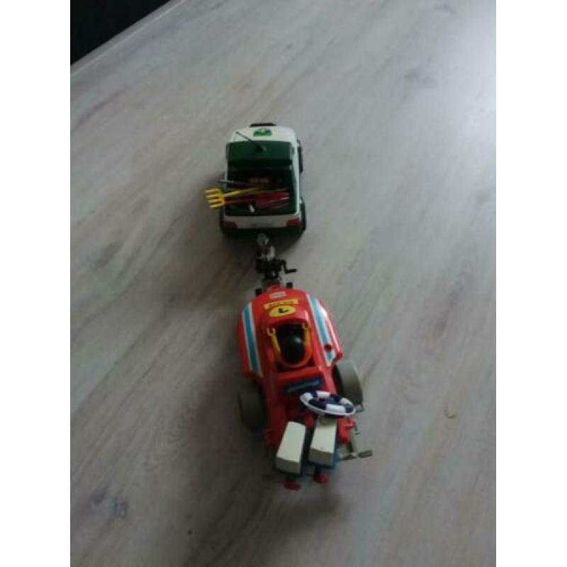 Vintage auto plus aanhanger met boot