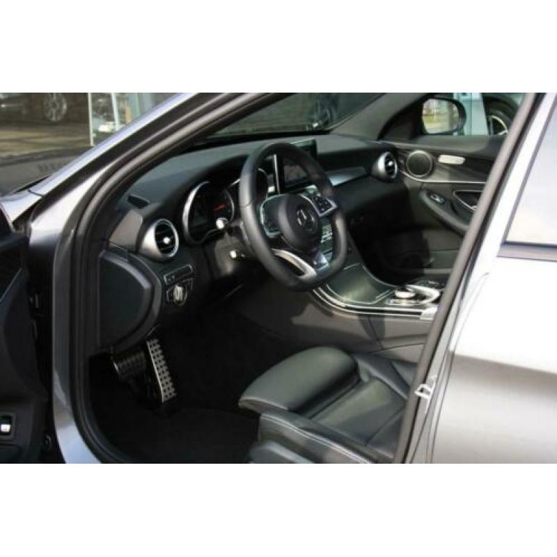 Mercedes-Benz C-Klasse 250 AMG Panoramadak 360 Gr Camera LED
