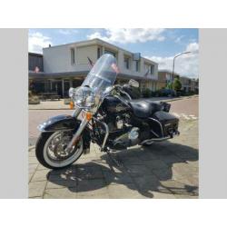 HARLEY-DAVIDSON ROAD KING CLASSIC FLHRCI (bj 2009)