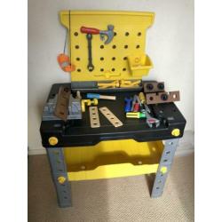Ikea kinderbureau Sundvik + stoelen Mammut + gratis werkbank