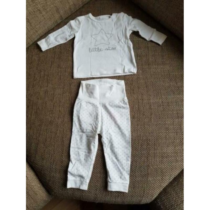 Kleding maat 68 meisje en 1 setje neutraal