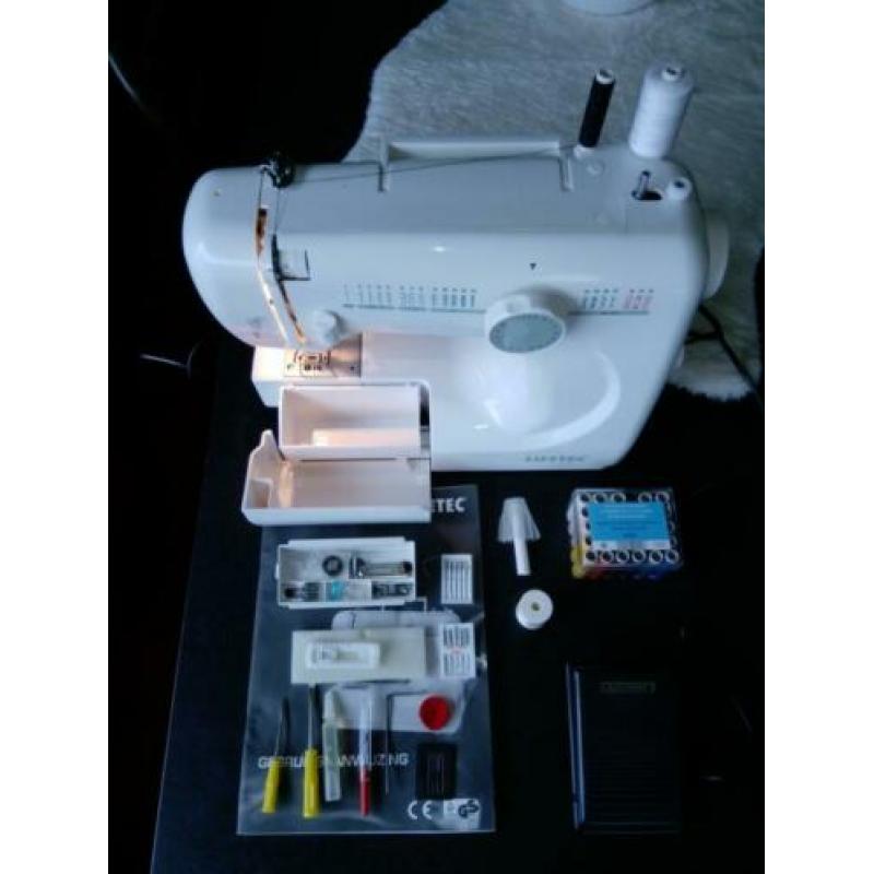 Medion LIFETEC LT8709 Naaimachine 555