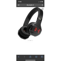 JBL train (under armour)