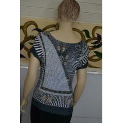 Moooe aparte stof groenvrijs 90s vintage top S
