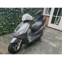 Piaggo fly bromfiets 4t bj 2014