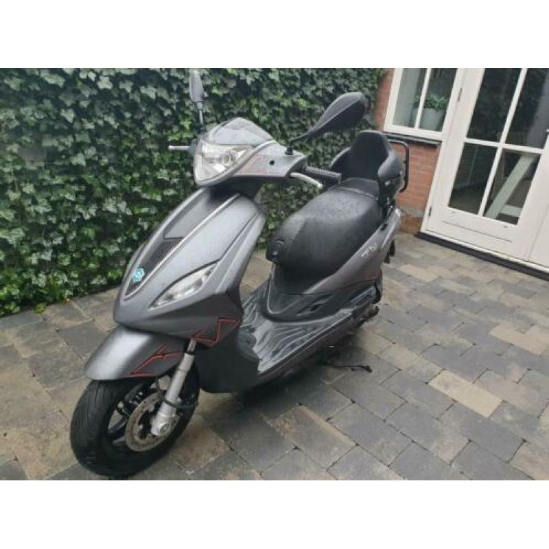 Piaggo fly bromfiets 4t bj 2014