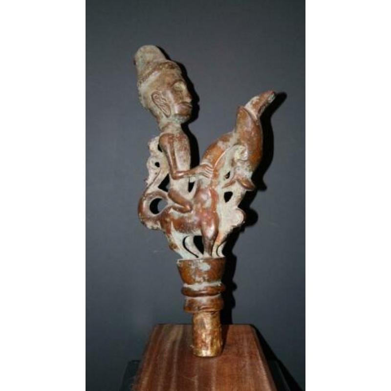 batak bronzen top van een staf