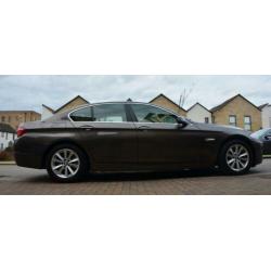 BMW 5-SERIES 520i Upgrade AUTOMAT | NAVI, PDC, CAMERA