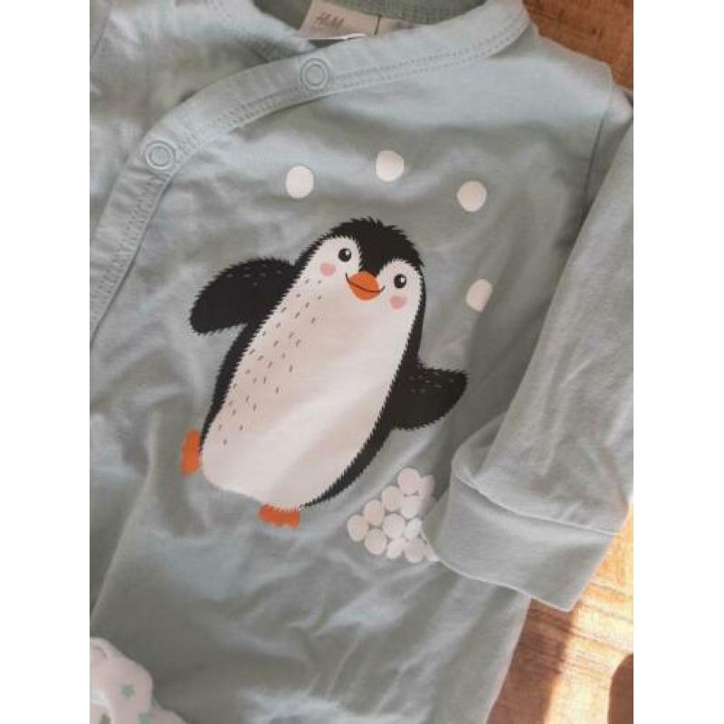 3x pyjama / boxpakje €2 met voetjes