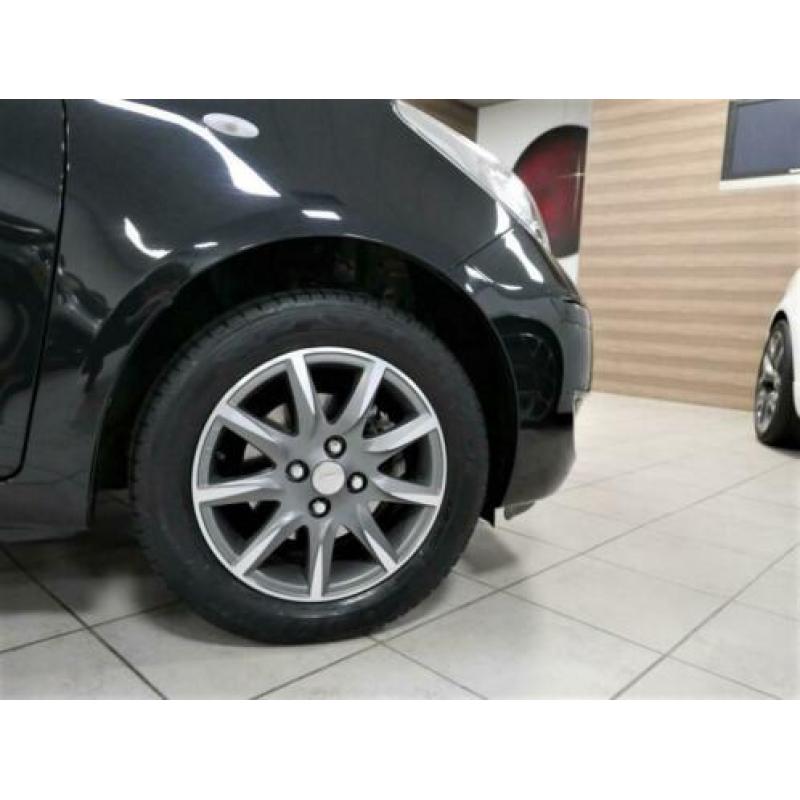 Toyota Yaris 1.3 VVTi Aspiration *Automaat 5 deurs 53.000km*
