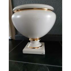 Vaas creme kleur met 24K merk:Bosa