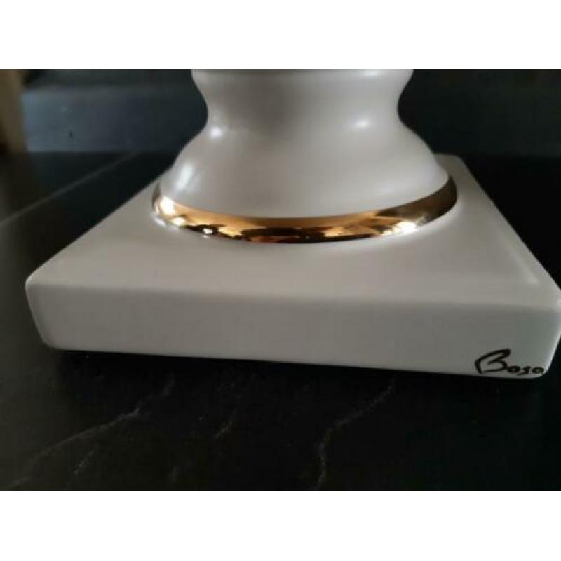 Vaas creme kleur met 24K merk:Bosa