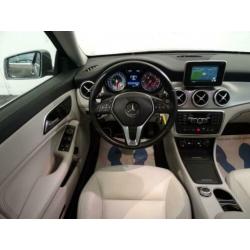 Mercedes-Benz CLA-Klasse 180 CDI PRESTIGE AMG STYLE Autom, L