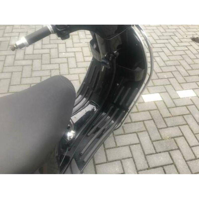Vespa S blauw kenteken