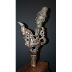batak bronzen top van een staf