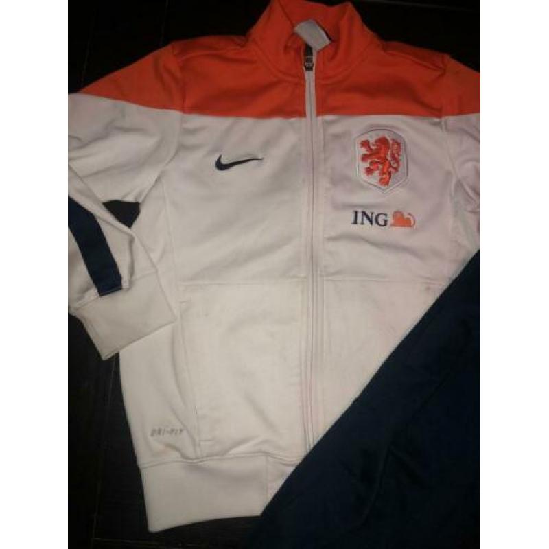 Nike/trainingspak /maat 128