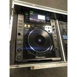 Flightcase met 2 x cdj2000 en 1x djm800 zeer netjes
