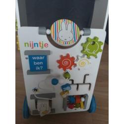 Nijntje houten loopwagen