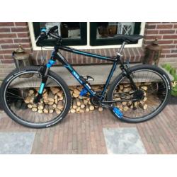 MTB opgeknapt met Volvo logo 29 inch