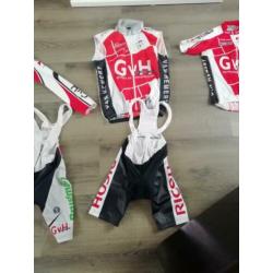 Complete set Fietskleding maat M kleuren rood zwart wit