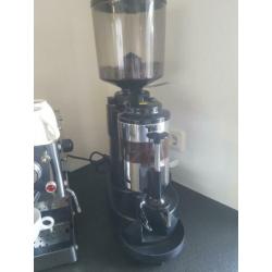 Te koop leuke koffiemachine en bonenmaler!