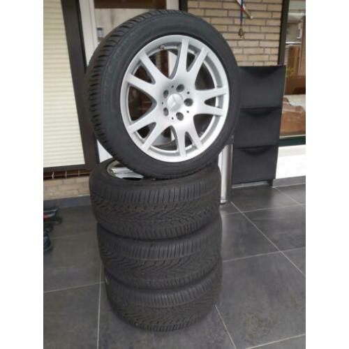 Orginele Mercedes breedset velgen met nieuwe winterbanden