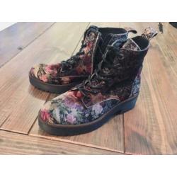 Z.G.A.N. Maat 37, Velvet boots met bloemen, stevige zool