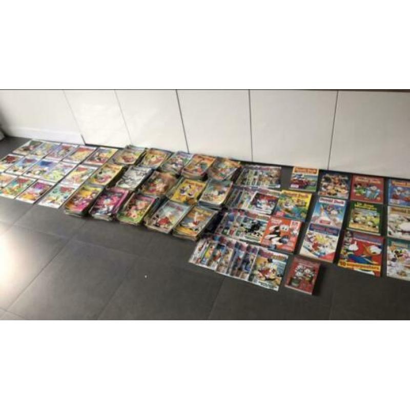 Donald duck. Heel veel! Vakantieboek, weekblad etc