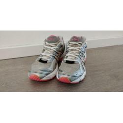 ASICS Gel Blackhawk Maat 42 (10 US) Dames hardloopschoenen
