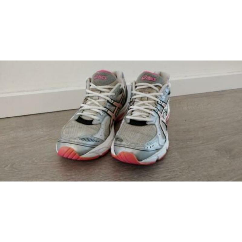 ASICS Gel Blackhawk Maat 42 (10 US) Dames hardloopschoenen