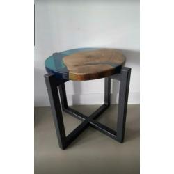 Groen EPOXY design bijzettafel EPOXY met walnoot eiken