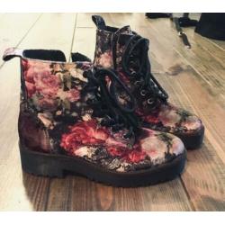 Z.G.A.N. Maat 37, Velvet boots met bloemen, stevige zool