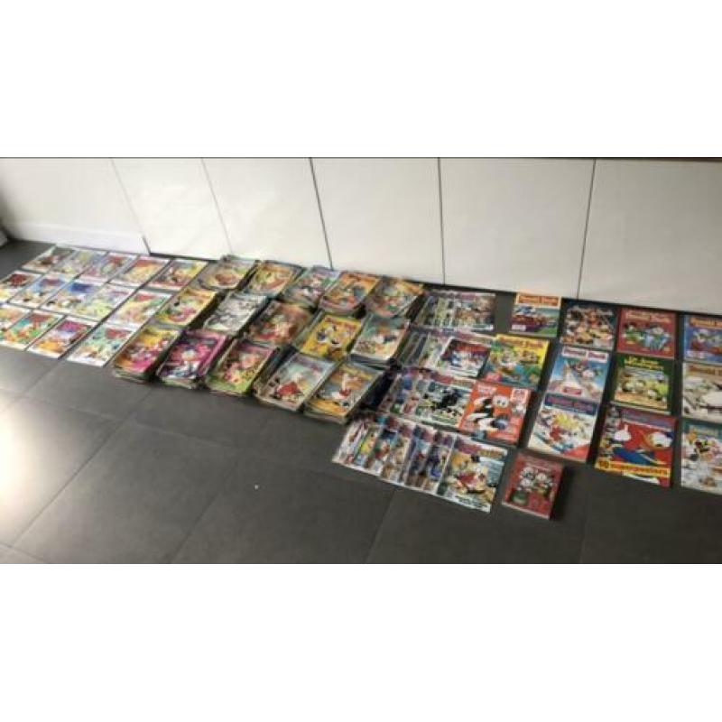 Donald duck. Heel veel! Vakantieboek, weekblad etc
