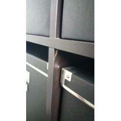 IKEA KALLAX kast. 8 vakken. Zwartbruin