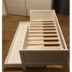 Peuterbed 140x70 Petit Amélie met uitschuiflade